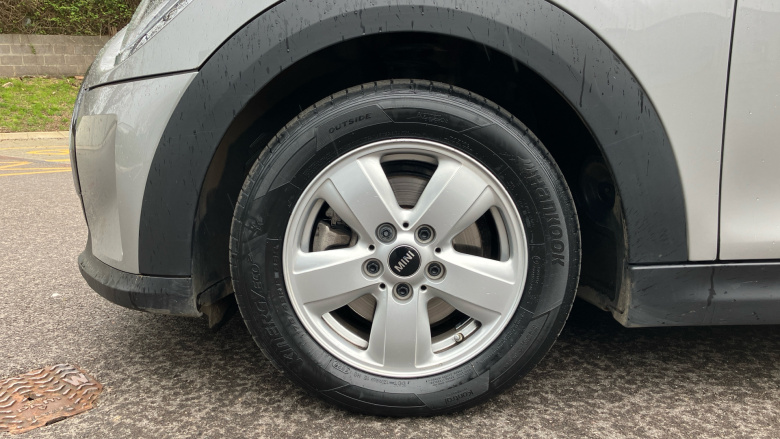 MINI Hatchback 1.5 Cooper Classic Premium 3dr Auto Petrol Hatchback